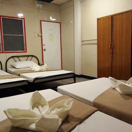 U Hostel Банкок Екстериор снимка