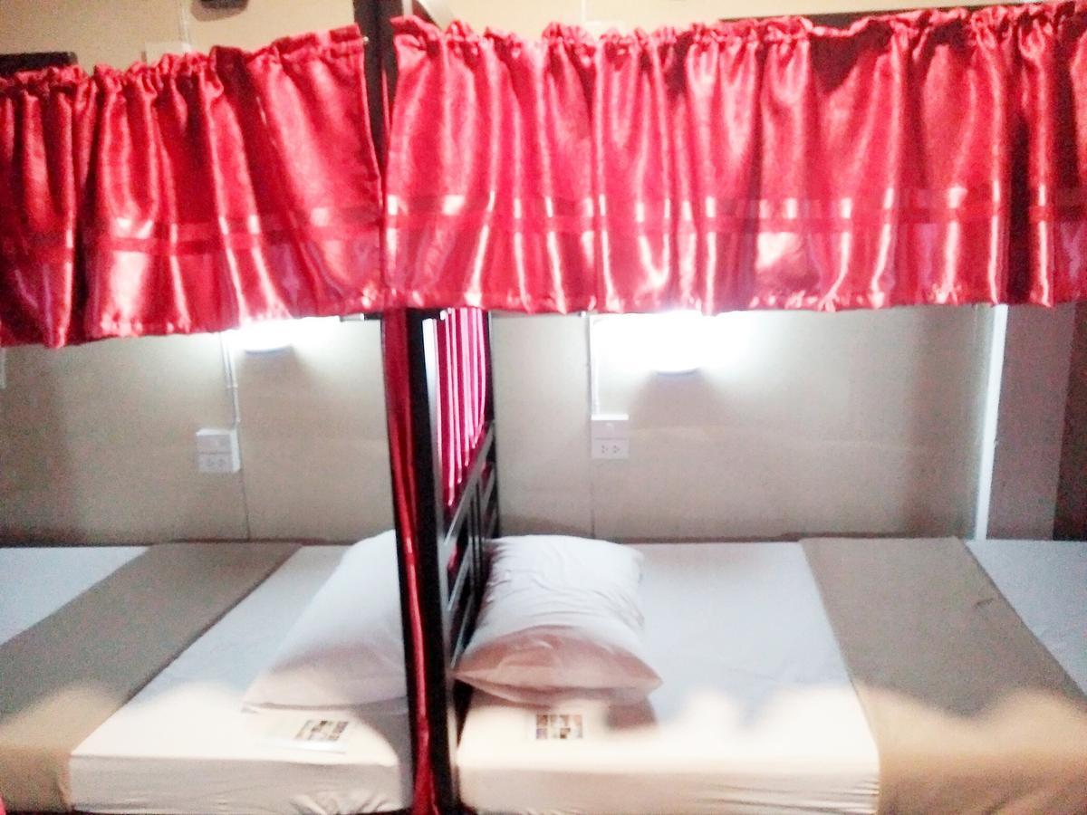 U Hostel Банкок Екстериор снимка